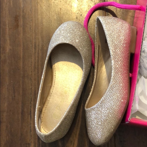 Girls flats - Picture 3 of 3